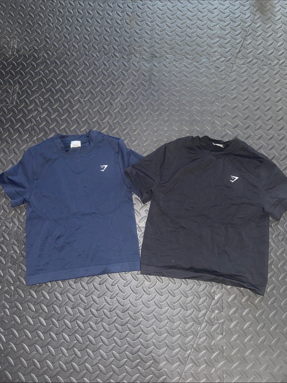 Gymshark women Short Sleeve Crew Tee - Navy & Black (2-Pack)